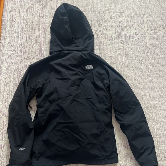 The North Face HyVent 2 in 1 Black Jacket - Picture 5 of 6